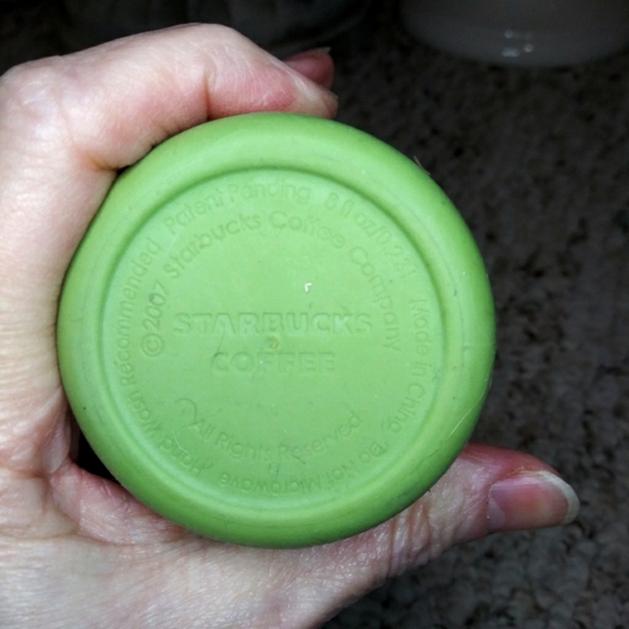 Starbucks 2007 Kids Green & Floral Print Insulated Plastic Travel Mug - Picture 9 of 10